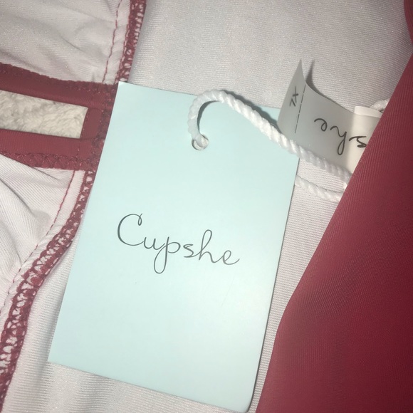 Cupshe XL One Piece Halter Bathing Suit - Picture 5 of 8